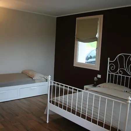 Κατάλυμα σε φάρμα Agriturismo Il Cielo Di Strela Sambuceto (Parma)