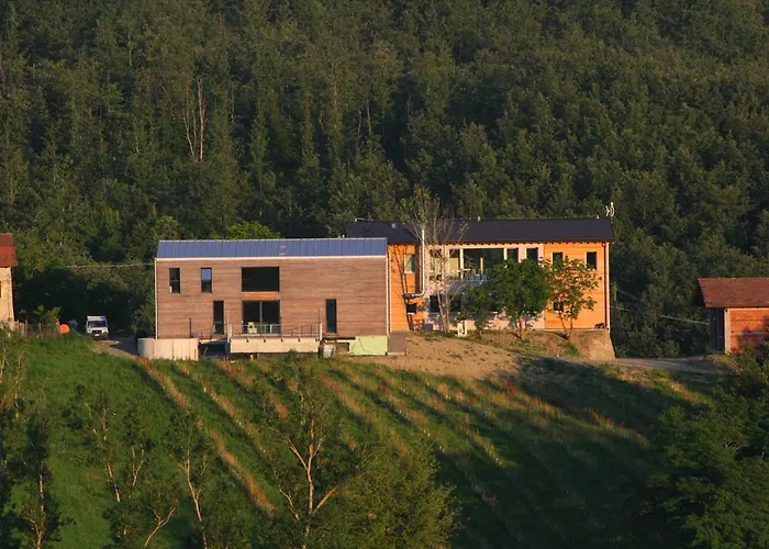 Lantgård Agriturismo Il Cielo Di Strela Sambuceto (Parma)
