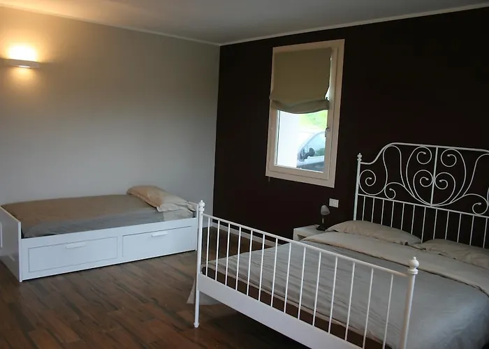 Lantgård Agriturismo Il Cielo Di Strela Sambuceto (Parma)